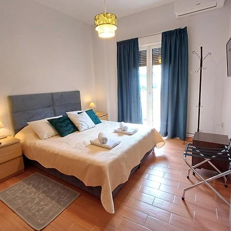 Georgia'S Cozy Apartment In Koukaki เอเธนส์ ภายนอก รูปภาพ