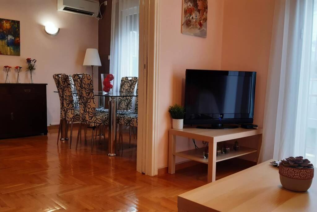 Georgia'S Cozy Apartment In Koukaki เอเธนส์ ภายนอก รูปภาพ